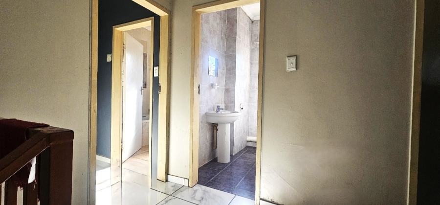 To Let 3 Bedroom Property for Rent in Waterval East North West